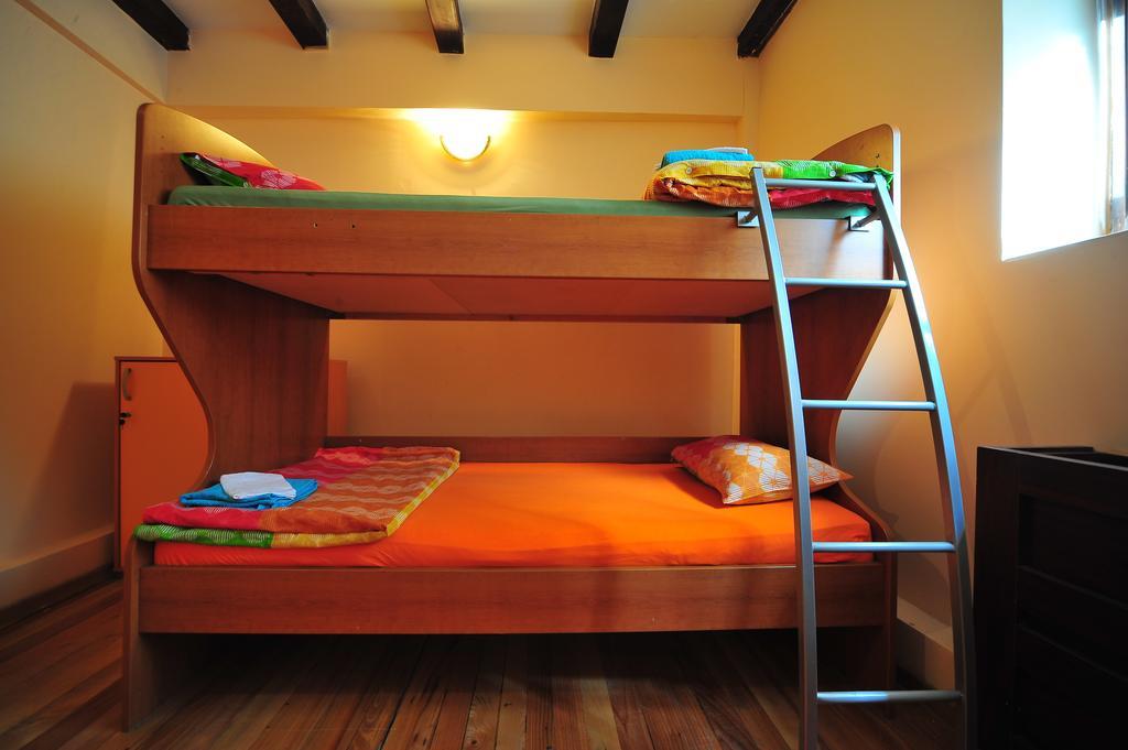 Hostel Bed N Beer Belgrado Kamer foto