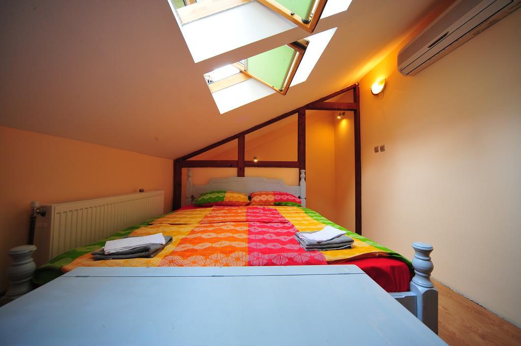 Hostel Bed N Beer Belgrado Kamer foto