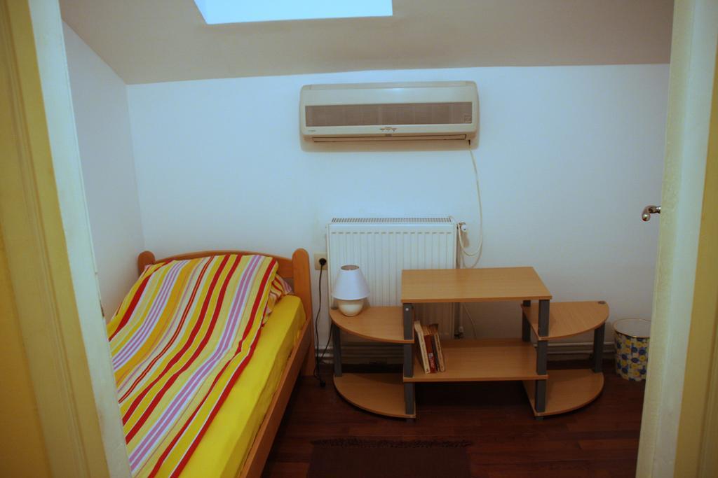 Hostel Bed N Beer Belgrado Kamer foto
