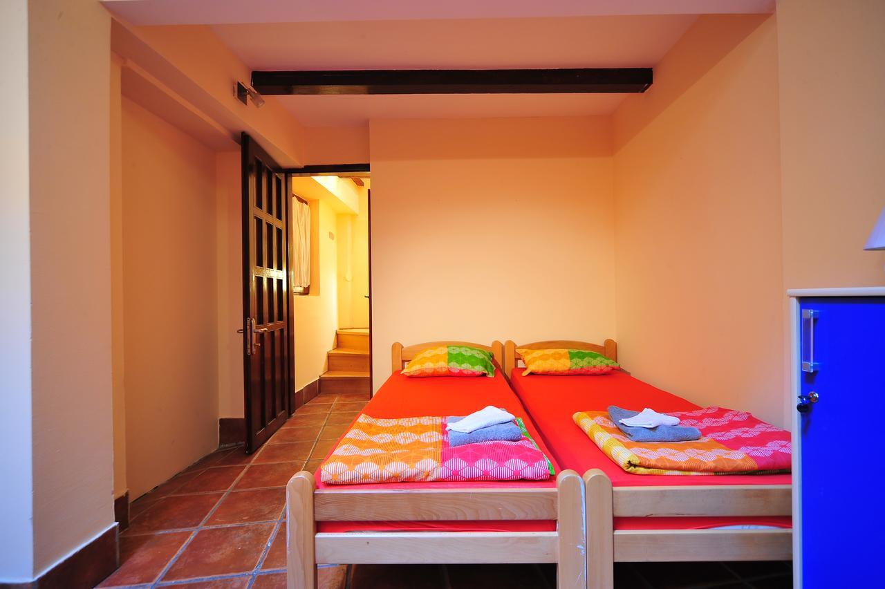Hostel Bed N Beer Belgrado Kamer foto
