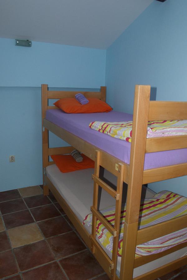 Hostel Bed N Beer Belgrado Buitenkant foto