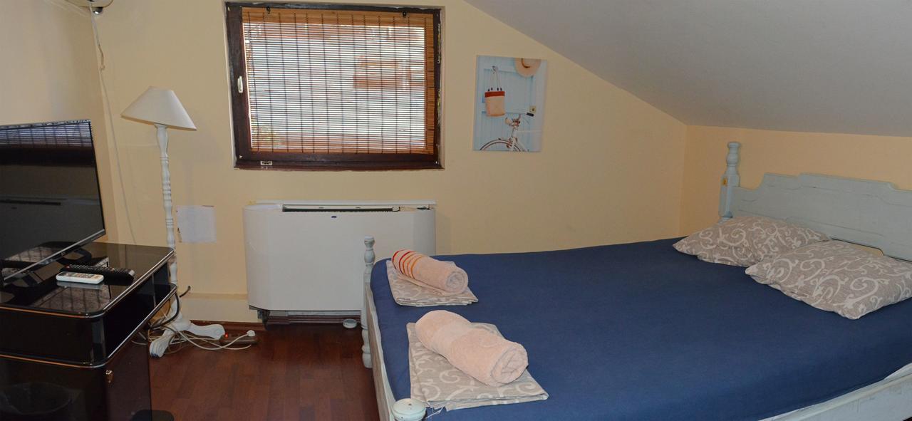 Hostel Bed N Beer Belgrado Buitenkant foto