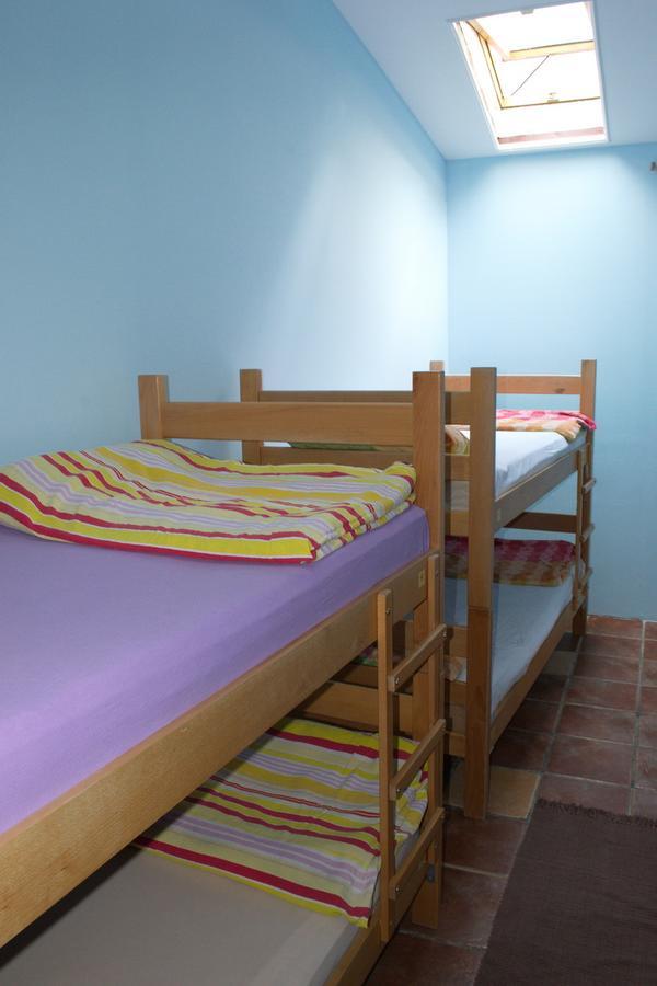 Hostel Bed N Beer Belgrado Buitenkant foto