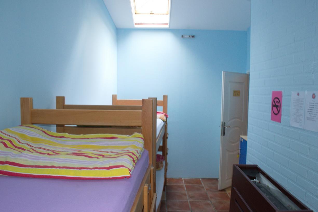 Hostel Bed N Beer Belgrado Buitenkant foto